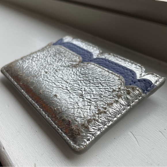 Tory Burch Scallop-T Metallic Card Case - Picture 2 of 9